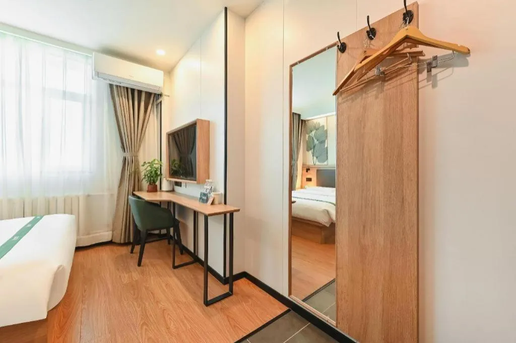 Bed in GreenTree Inn Beijing Fengtai Dongda Street Express Hotel