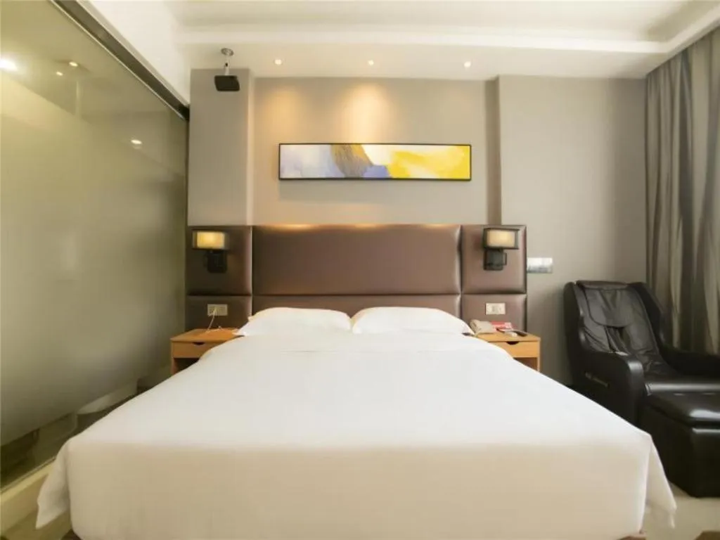 Bed in GreenTree Inn Guangzhou Panyu Bus Station Business Hotel