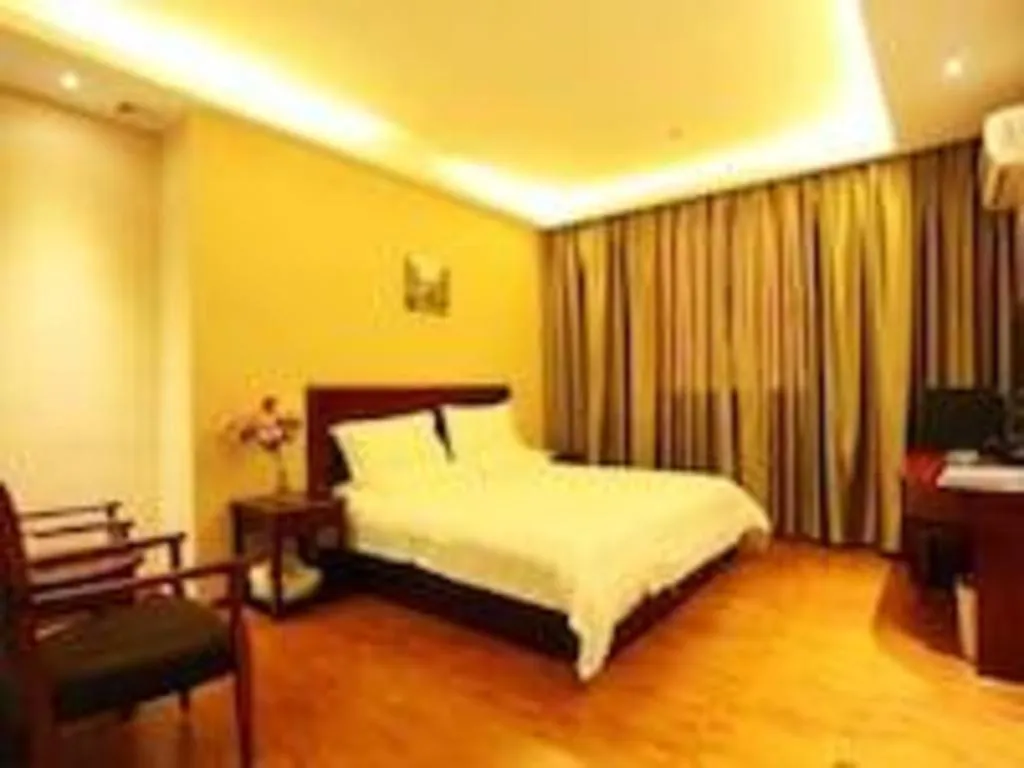 Bed in GreenTree Inn Guangzhou Panyu Bus Station Business Hotel