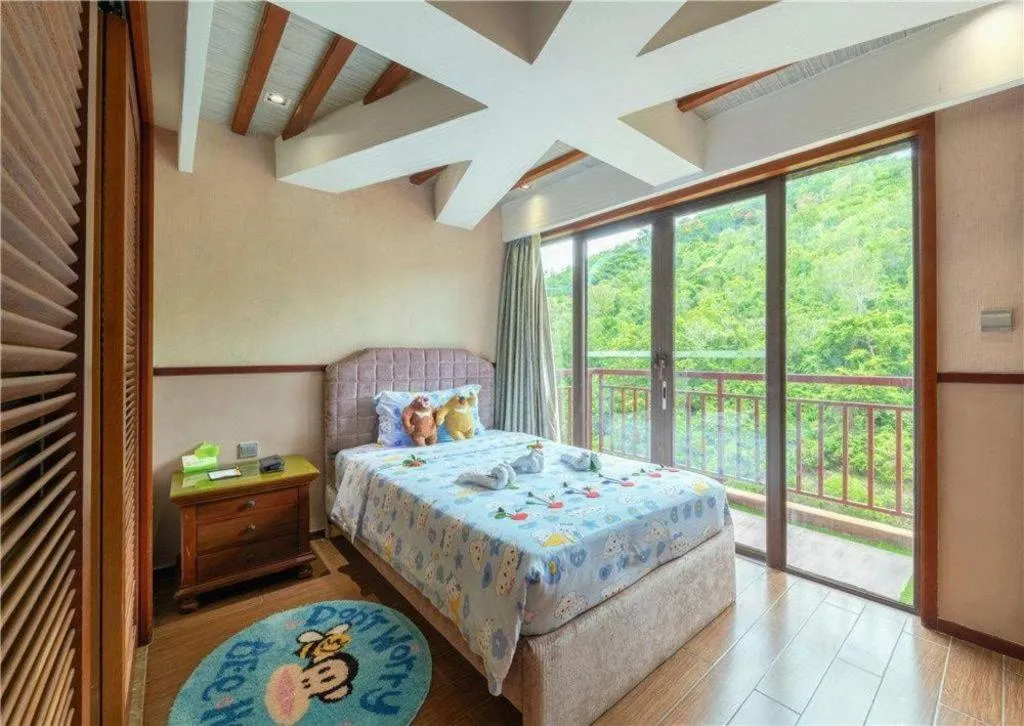 Bed in Grand Metro Park Bay Hotel