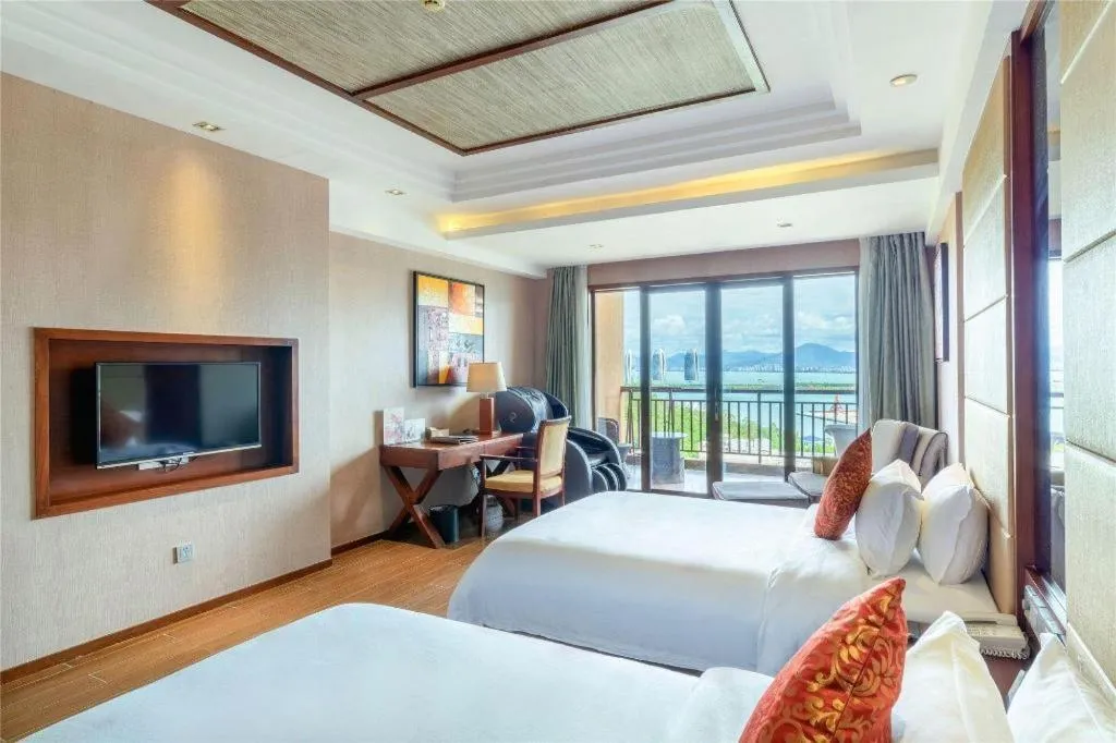 Bed in Grand Metro Park Bay Hotel