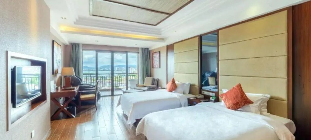 Bed in Grand Metro Park Bay Hotel