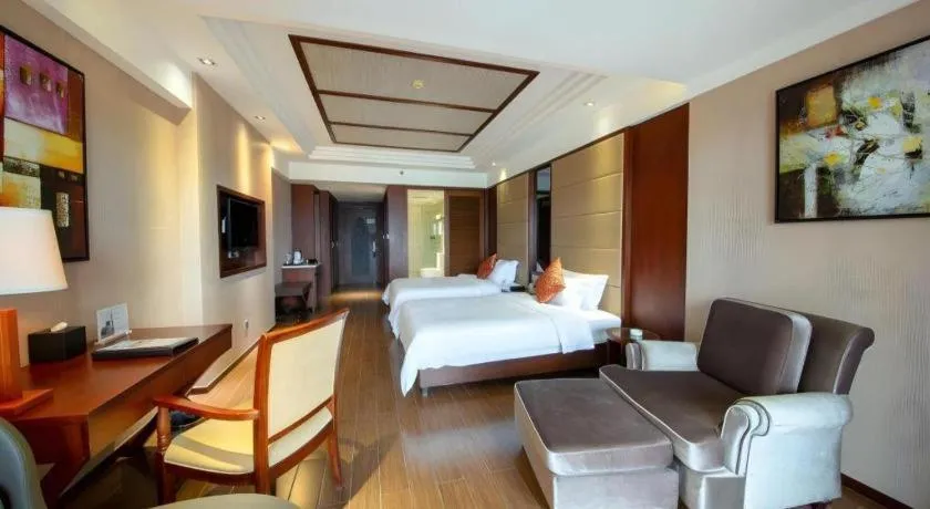 Bed in Grand Metro Park Bay Hotel