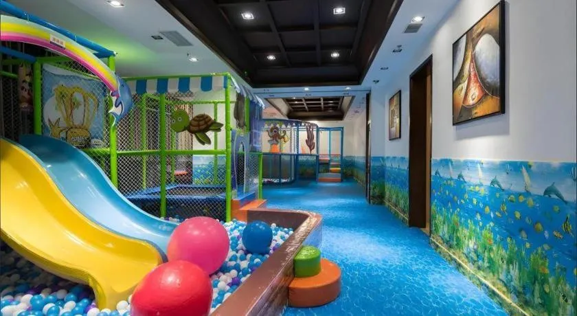 Grand Metro Park Bay Hotel