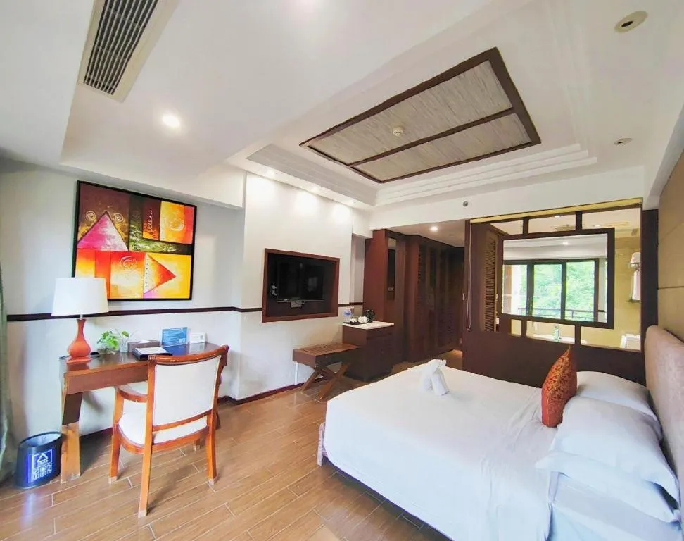 Bed in Grand Metro Park Bay Hotel