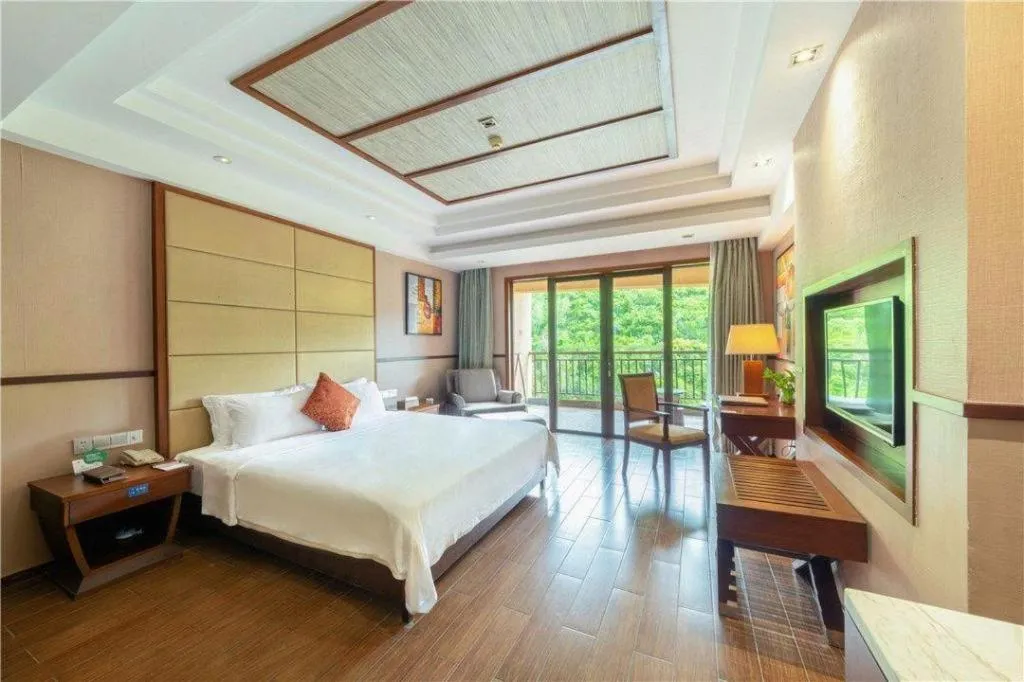 Bed in Grand Metro Park Bay Hotel