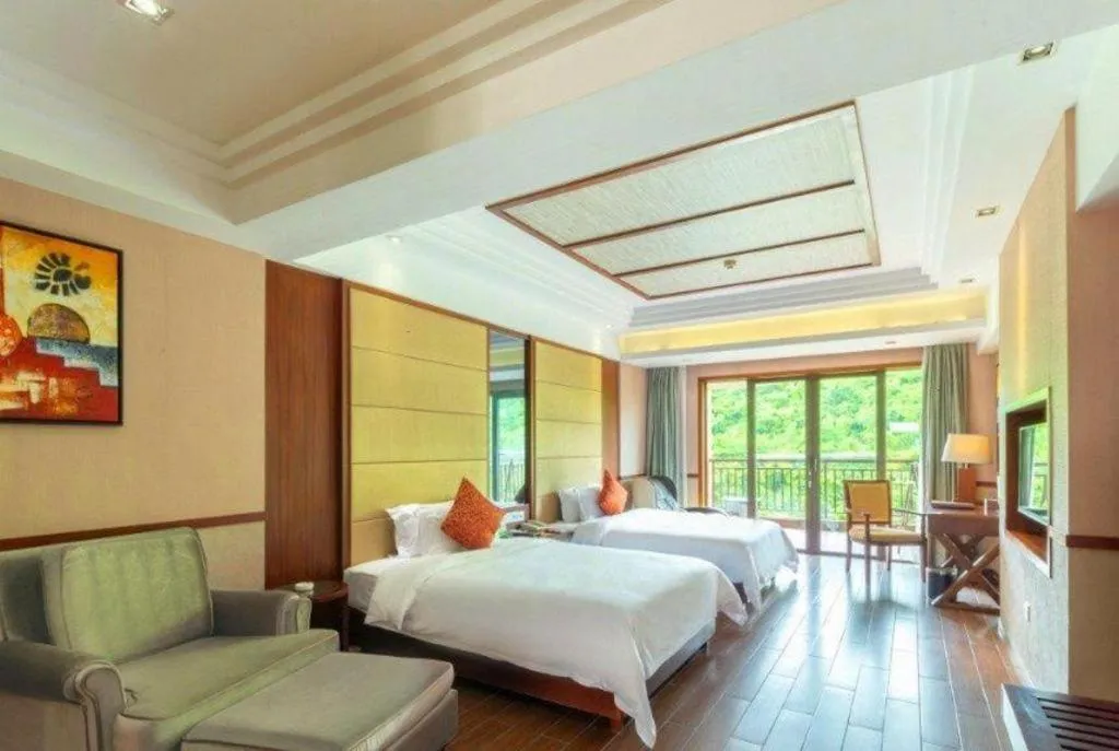 Bed in Grand Metro Park Bay Hotel