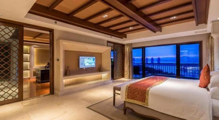 Bed in Grand Metro Park Bay Hotel