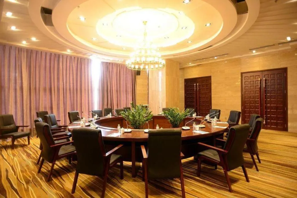 Grand Metro Park Bay Hotel