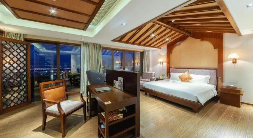 Bed in Grand Metro Park Bay Hotel