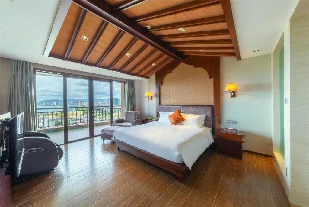 Bed in Grand Metro Park Bay Hotel