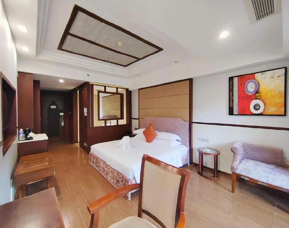 Bed in Grand Metro Park Bay Hotel