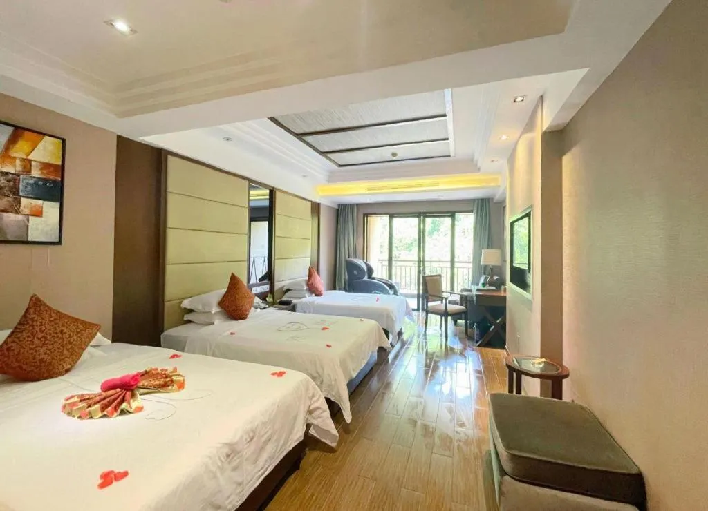 Bed in Grand Metro Park Bay Hotel