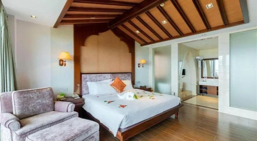 Bed in Grand Metro Park Bay Hotel