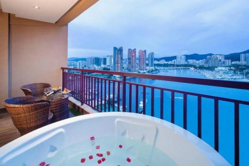 Grand Metro Park Bay Hotel