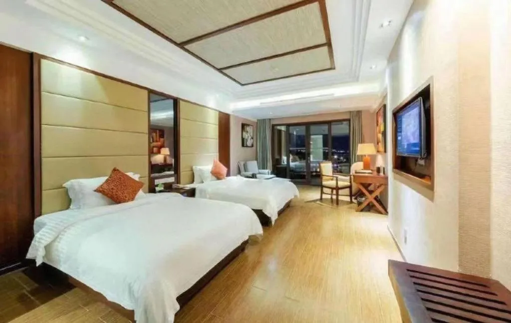 Bed in Grand Metro Park Bay Hotel