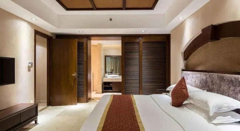 Bed in Grand Metro Park Bay Hotel