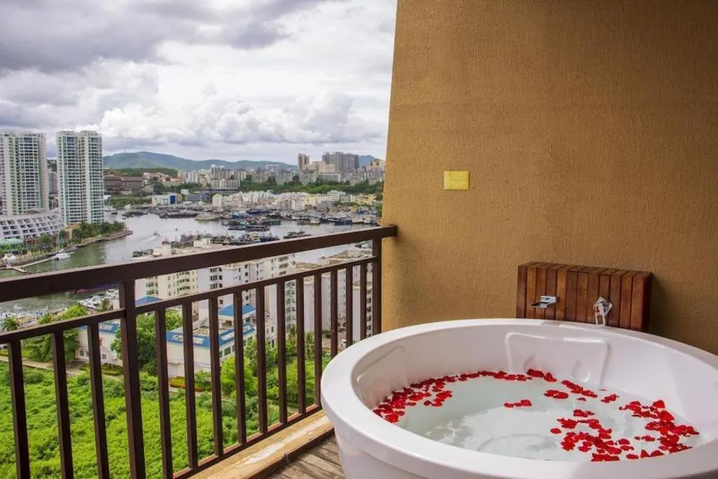 Grand Metro Park Bay Hotel