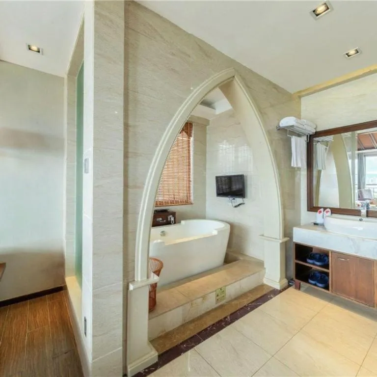 Bed in Grand Metro Park Bay Hotel