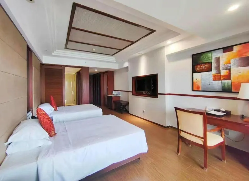 Bed in Grand Metro Park Bay Hotel