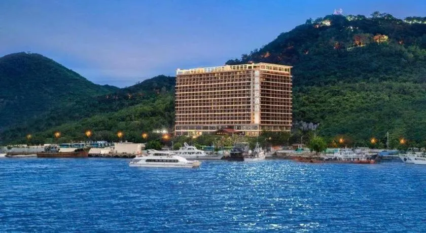 Grand Metro Park Bay Hotel
