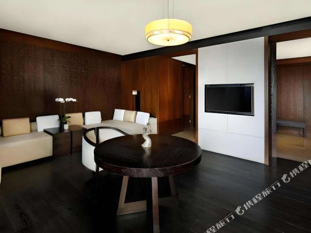 OCT Bay Breeze Hotel