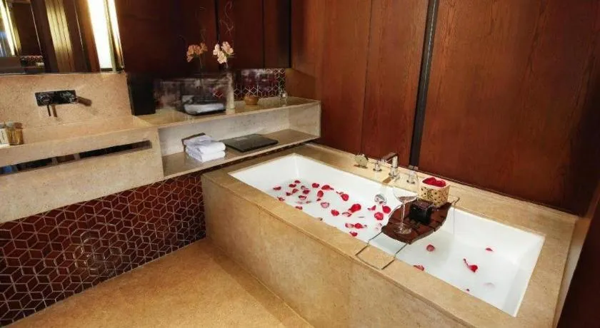 OCT Bay Breeze Hotel