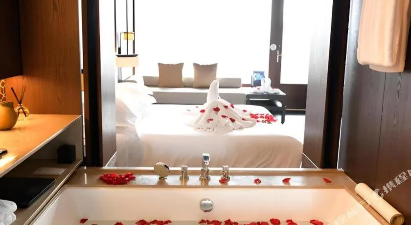 OCT Bay Breeze Hotel