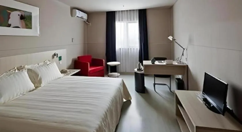 Bed in Jinjiang Inn Baotou Wenhua Road