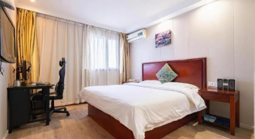 Bed in GreenTree Inn Wuxi Guangrui Road Hotel