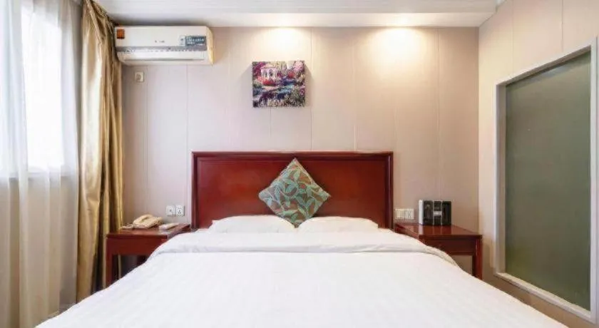 Bed in GreenTree Inn Wuxi Guangrui Road Hotel
