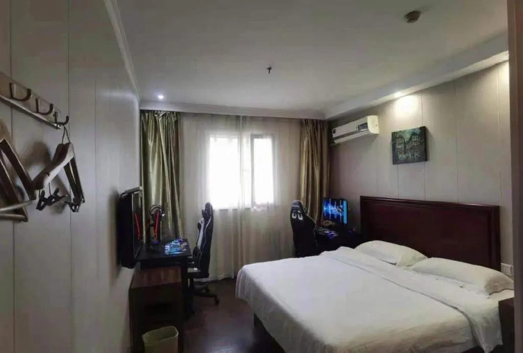 Bed in GreenTree Inn Wuxi Guangrui Road Hotel