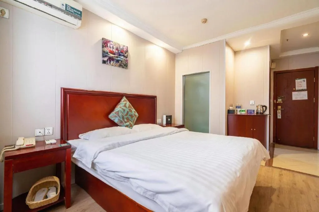 Bed in GreenTree Inn Wuxi Guangrui Road Hotel