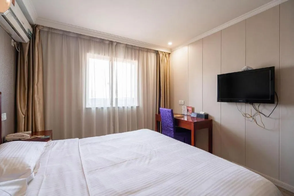 Bed in GreenTree Inn Wuxi Guangrui Road Hotel