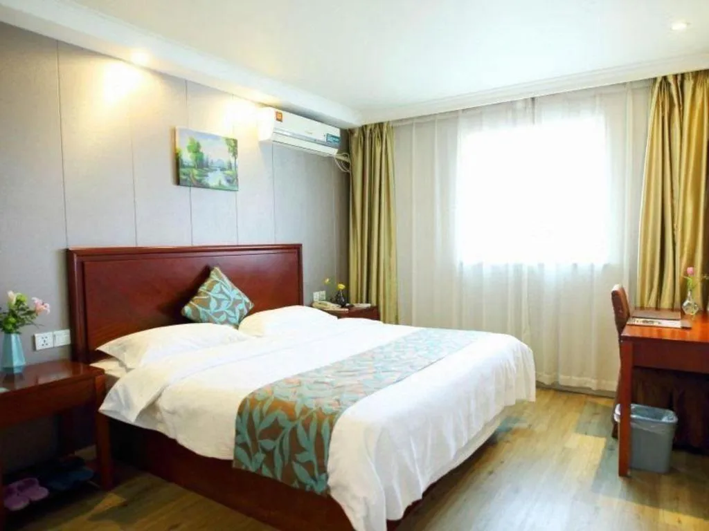 Bed in GreenTree Inn Wuxi Guangrui Road Hotel