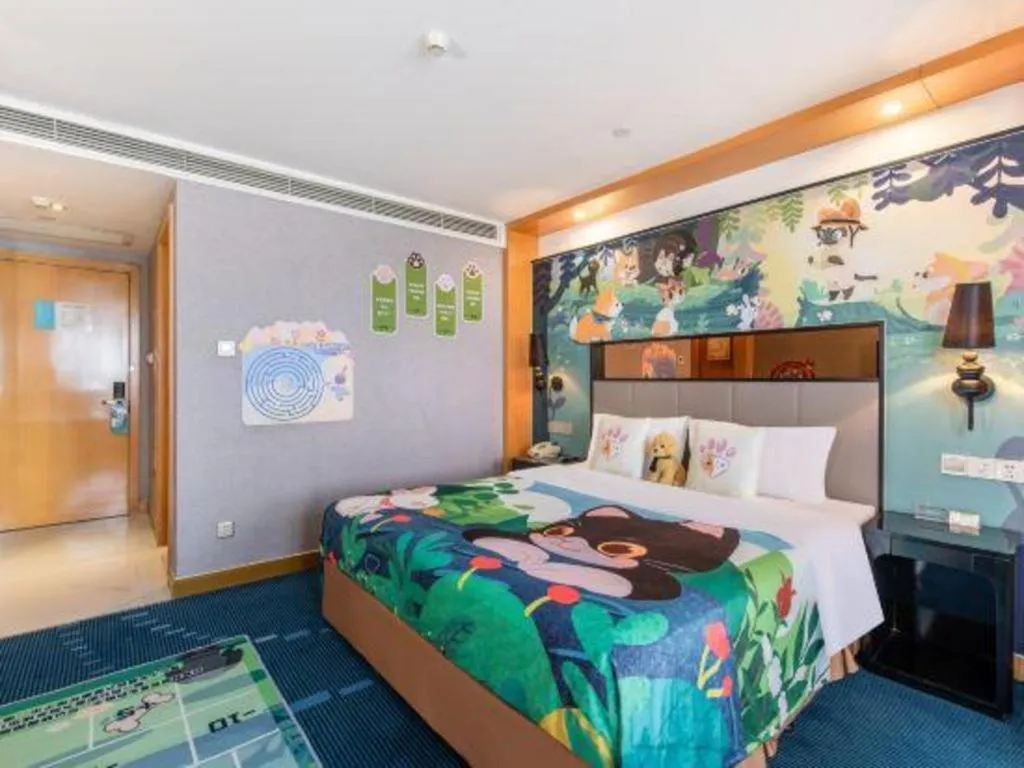 Bed in Grand Skylight Hotel KaiMei