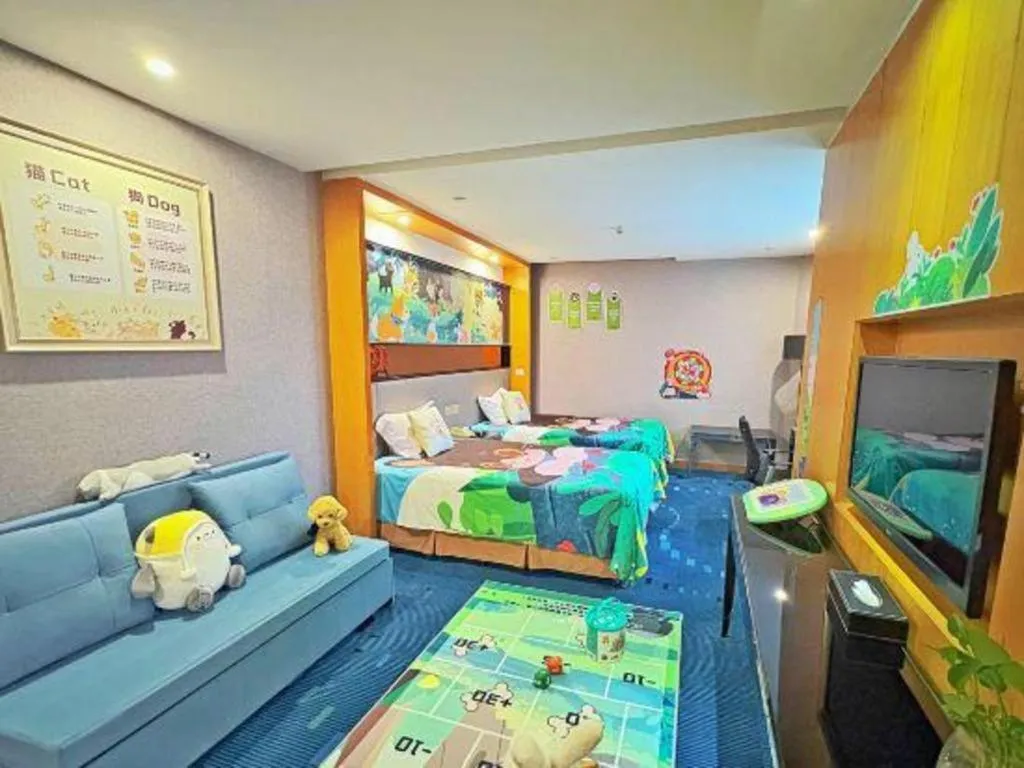 Bed in Grand Skylight Hotel KaiMei