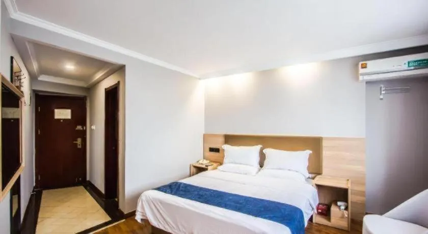 Bed in GreenTree Inn Jiaxing Tongxiang Tudian Express Hotel