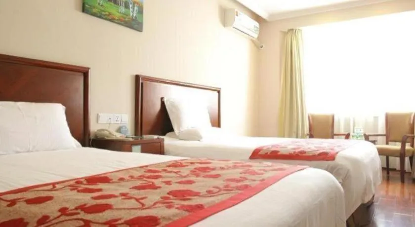 Bed in GreenTree Inn Lianyungang Suning Square Hualian Mantion Hotel