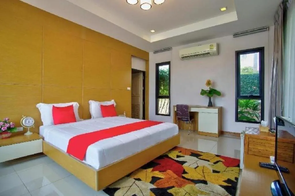 Bed in Thaiasia Goldensea Resort