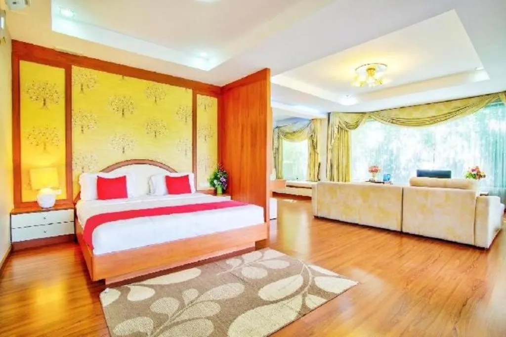 Bed in Thaiasia Goldensea Resort