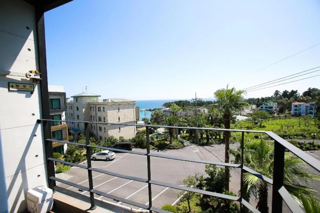 Port Avenue Hotel N Resort