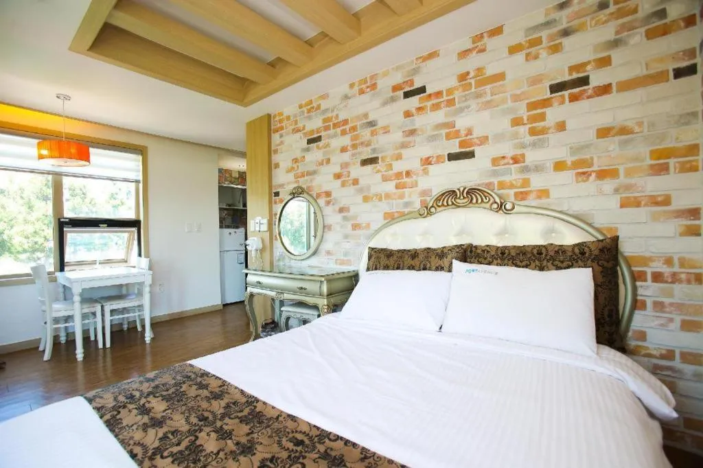 Port Avenue Hotel N Resort