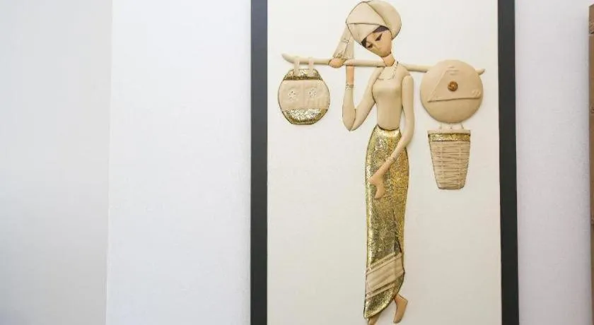 Port Avenue Hotel N Resort