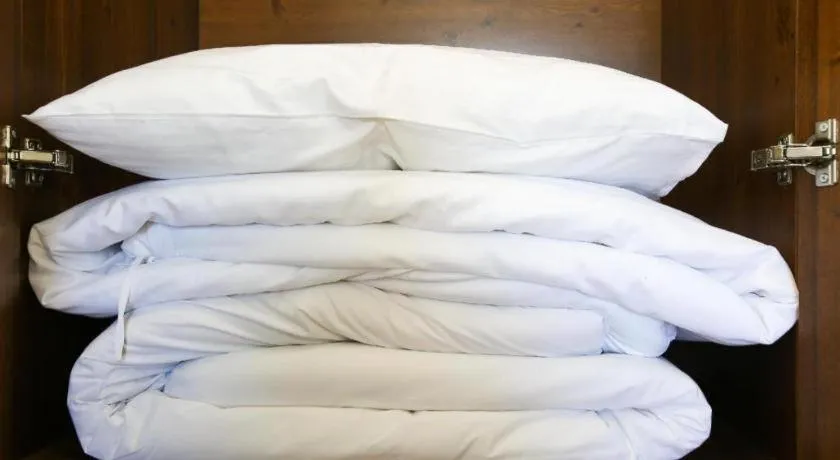 Port Avenue Hotel N Resort