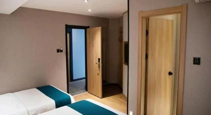 Bed in GreenTree Inn Beijing Shangdi East Anningzhuang Road Shell Hotel