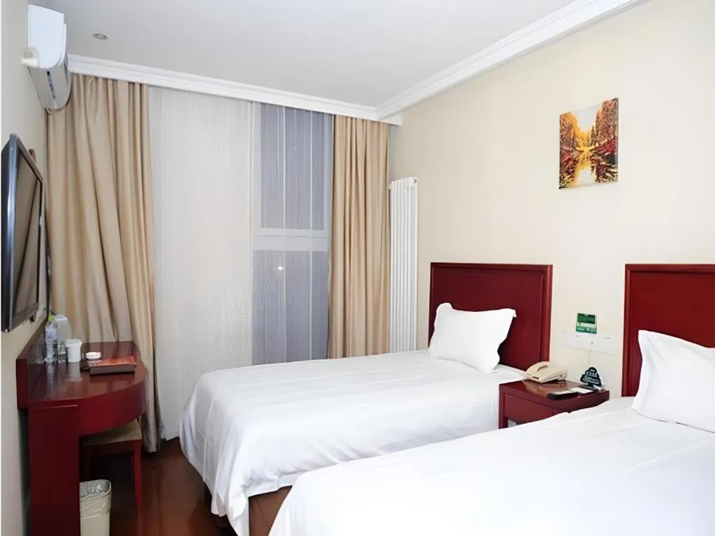 Bed in GreenTree Inn Beijing Shangdi East Anningzhuang Road Shell Hotel
