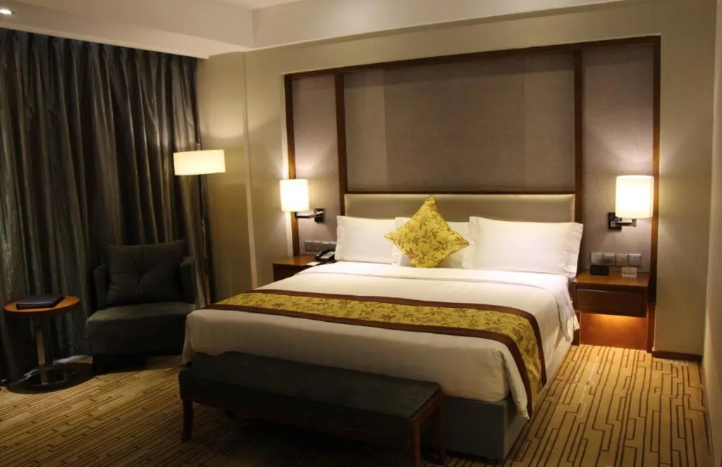Bed in Shenyang Rayfont International Hotel