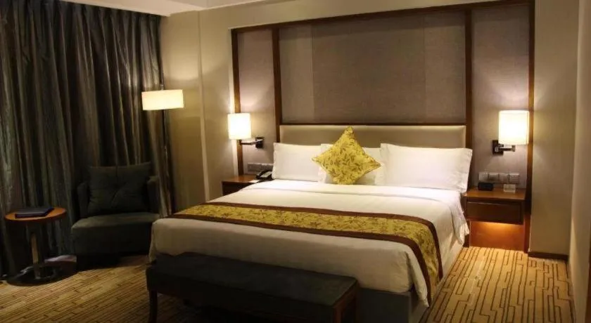 Bed in Shenyang Rayfont International Hotel