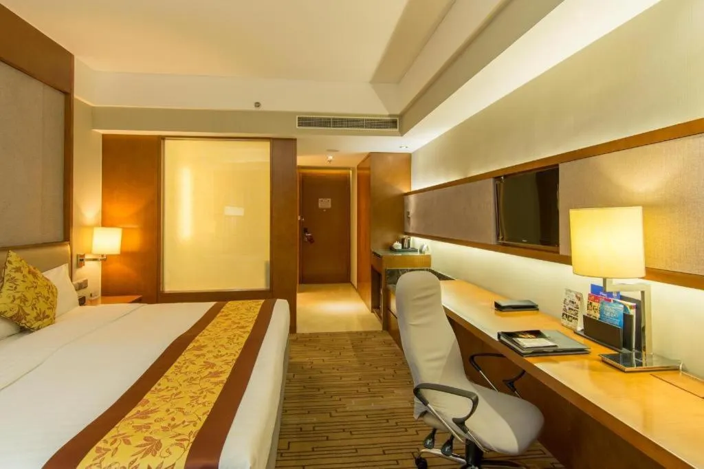 Bed in Shenyang Rayfont International Hotel